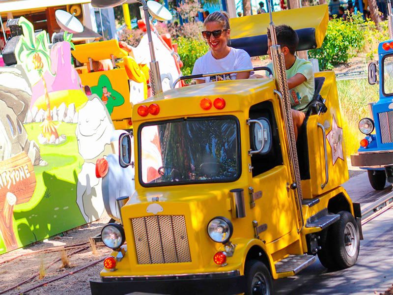 Convoy de Camiones Children's Ride | Parque Warner Madrid