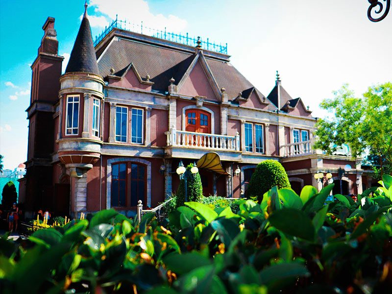 Hotel Embrujado at Parque Warner Madrid