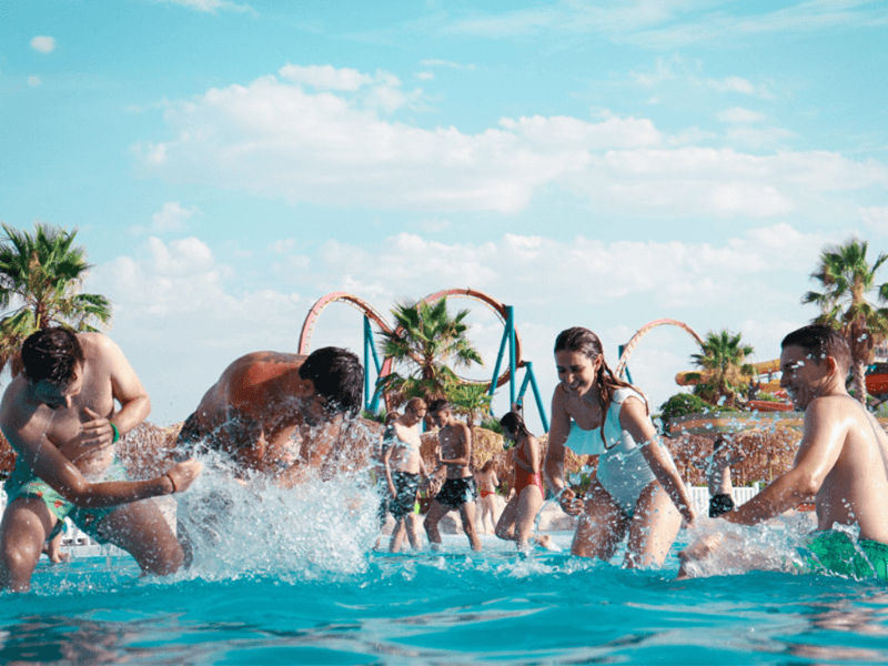 Parque Warner and Parque Warner Beach