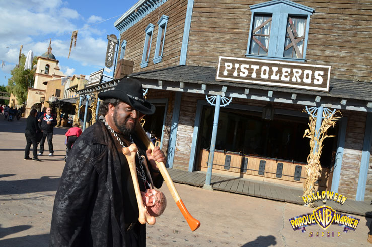 Vive un ambiente terroríficamente divertido en Halloween Parque Warner