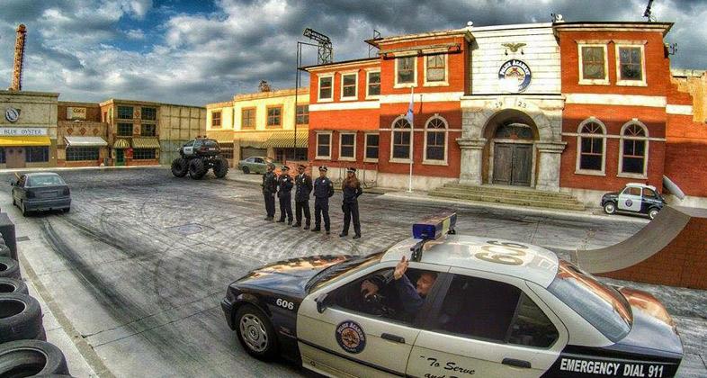 Disfruta del espectáculo Loca Academia de Policia en Parque Warner