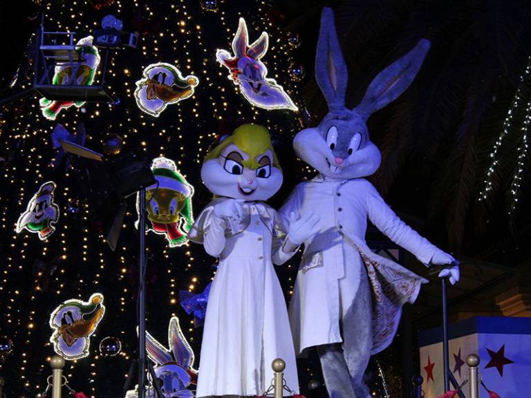 En Encendido del Árbol de Navidad con los Looney Tunes